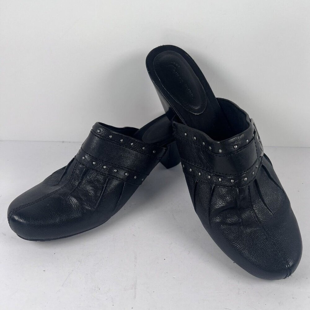 Bare Traps Quantra Clog Women's Black 9.5 M Leather Buckle Studs 2.5" Heel